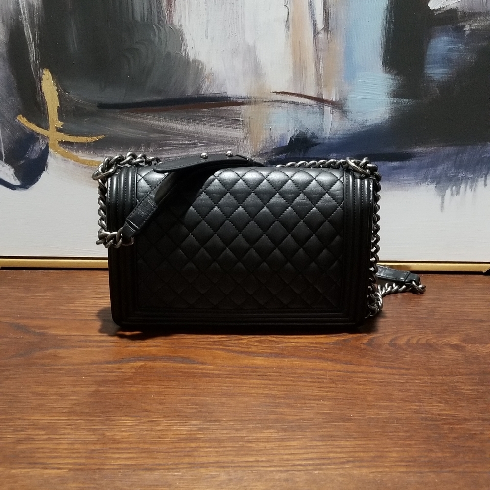 Traded Chanel Boy Bag New Medium Lambskin - Picture 10 of 16